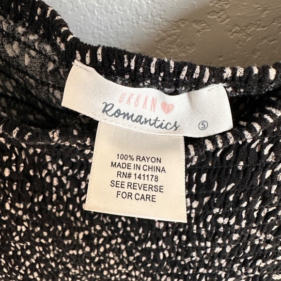 Urban Romantics Crop Top - Picture 3 of 3